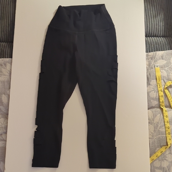 ALO Yoga Pants - ALO Yoga Black Leggings With Side Cutout/Slashed Look